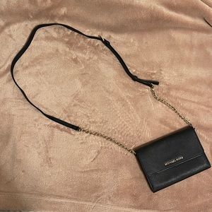 Michael kors crossbody purse clutch